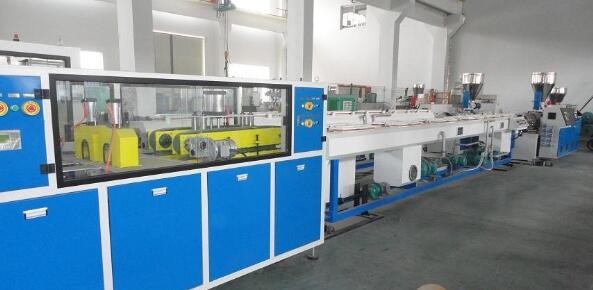 Quality Automatic PVC Plastic Pipe Extrusion Line Twin Screw Extruder CE / ISO9001 for sale