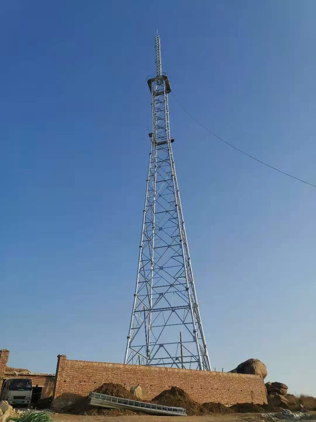 China 4 Legged Tower 50m Radio Antenna Tower For Broadcasting for sale
