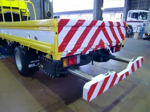 Quality Electrostatic Spraying 98kg Crash Attenuator Truck for sale