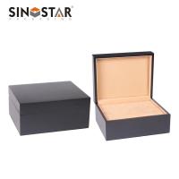 China Scratch-resistant Protection Classic Wooden Watch Box OEM Order Accepted Ready to Ship factory