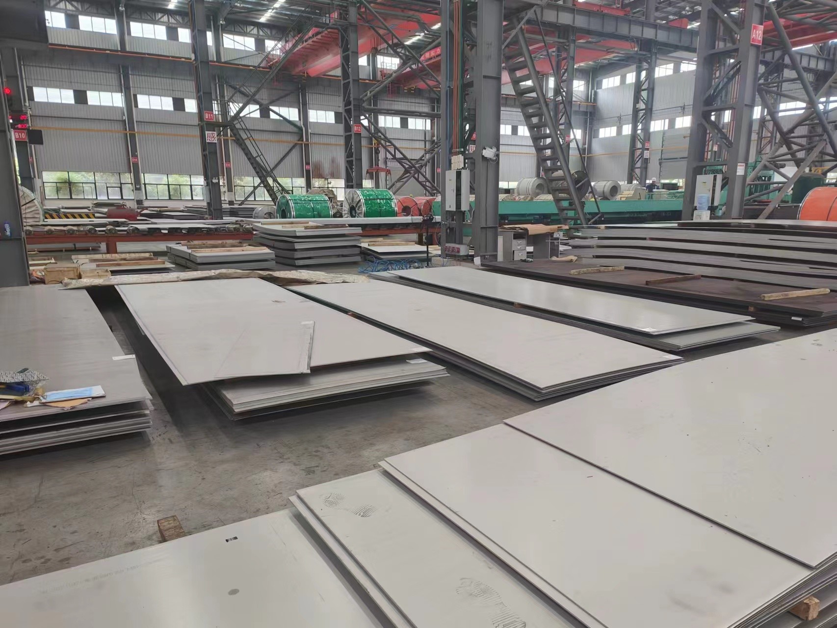 China Anti Slip Stainless Steel Metal Plates AiSi ASTM 317L 310S Stainless Steel Sheet factory