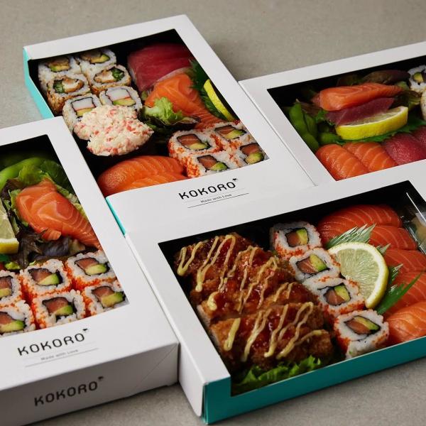 Quality Offset Printing Cardboard Sushi Packaging Box With PET Window for sale
