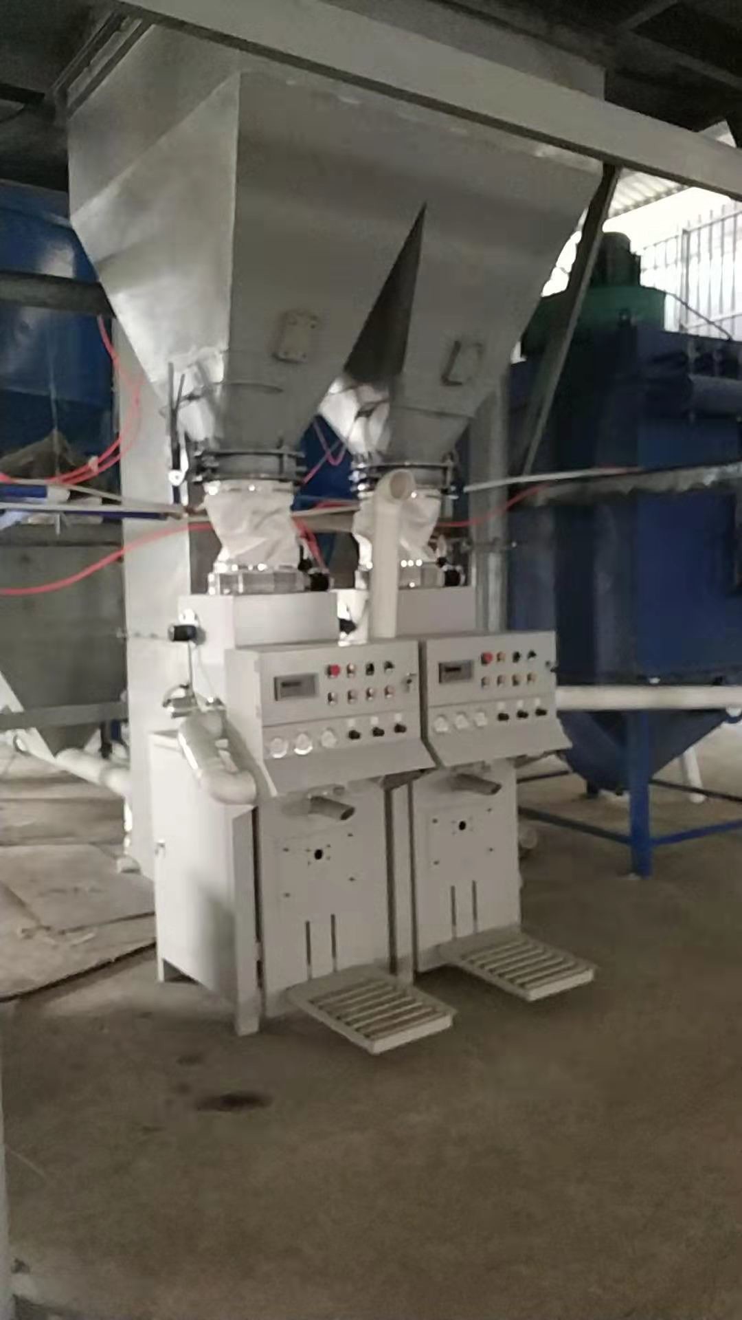 China 25 Kg 50kg Automatic Lime Packing Filling Valve Bag Cement Packing Machine Price for sale