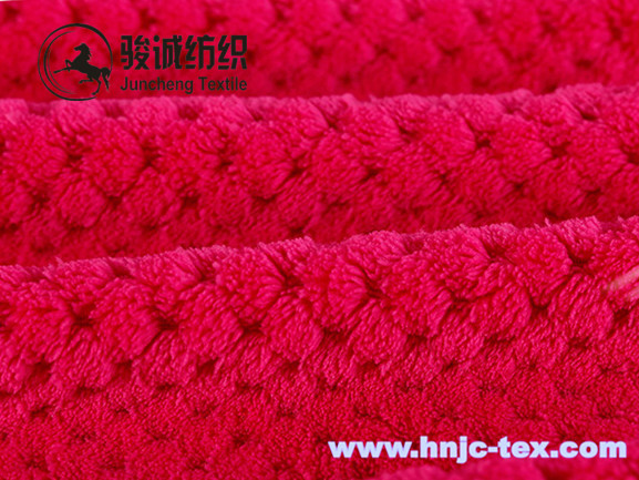China Double sides pineapple checks coral fleece fabric for blanket fabric and apparel factory