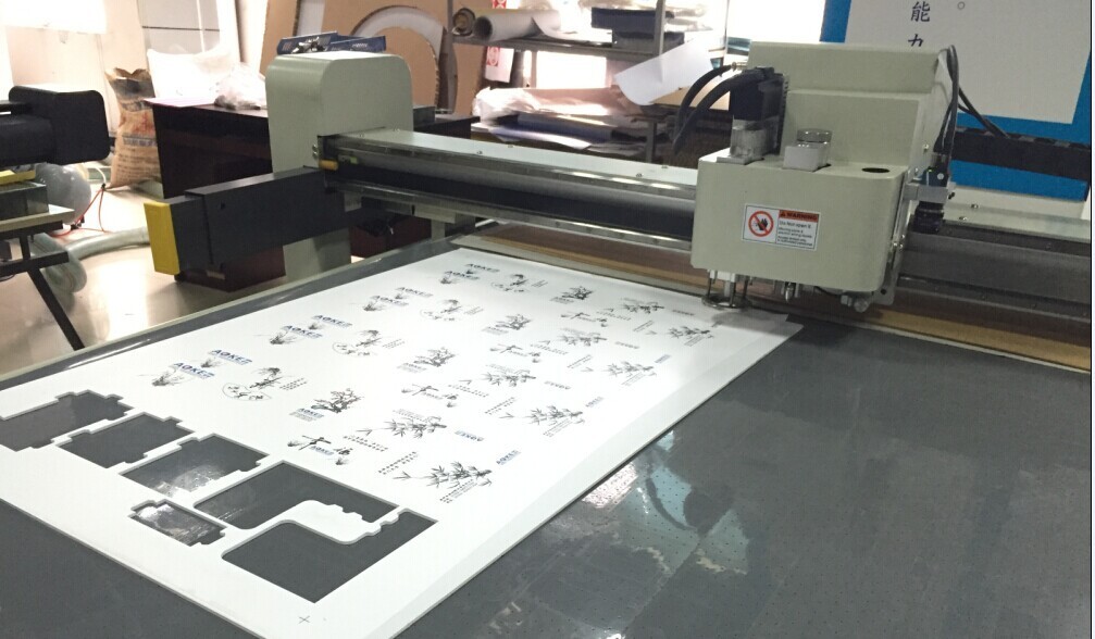 China High Density PVC Expansion Sheet Foam Cutting Machine Board Guillotine Cutter factory