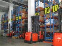 China 5m / 16.5 FT Height Narrow Ailse Industrial Pallet Rack System Saving Space &amp; Manpower factory