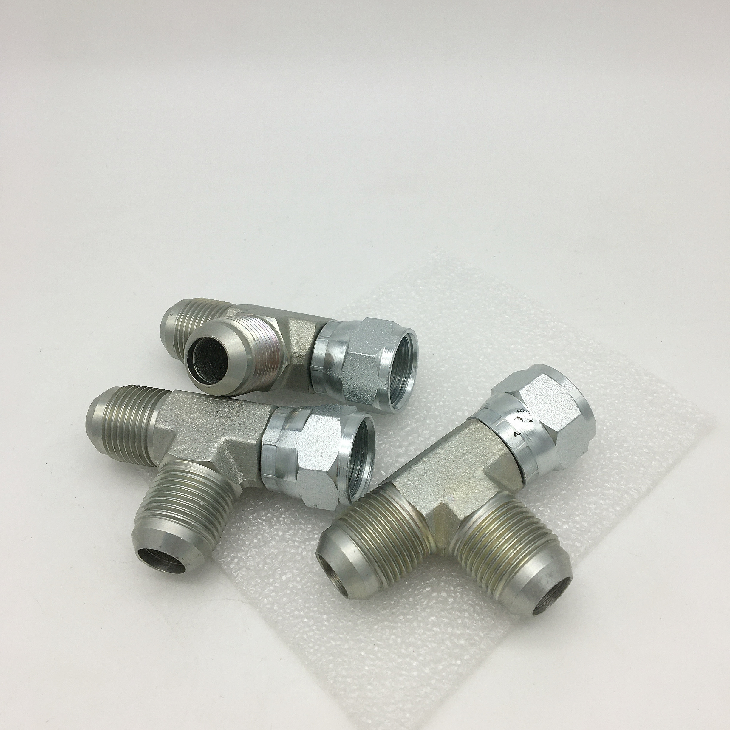 China Jic Stainless Steel Hose Adapter Male And Female Hydraulic Tee Fittings factory