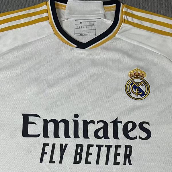 Quality Fan Polyester White Football Jersey Tear Resistant Striped Football Shirts for sale