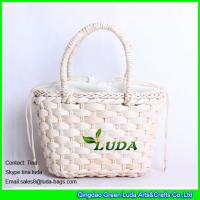 China LUDA beige handbags handmade corn husk straw locking beach bags factory