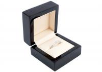 China Recyclable Beautiful Jewelry Box , Black Wooden Classical Ring Jewelry Organizer Box factory